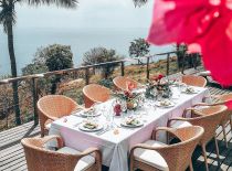 Villa Malimbu Cliff, Comedor al aire libre